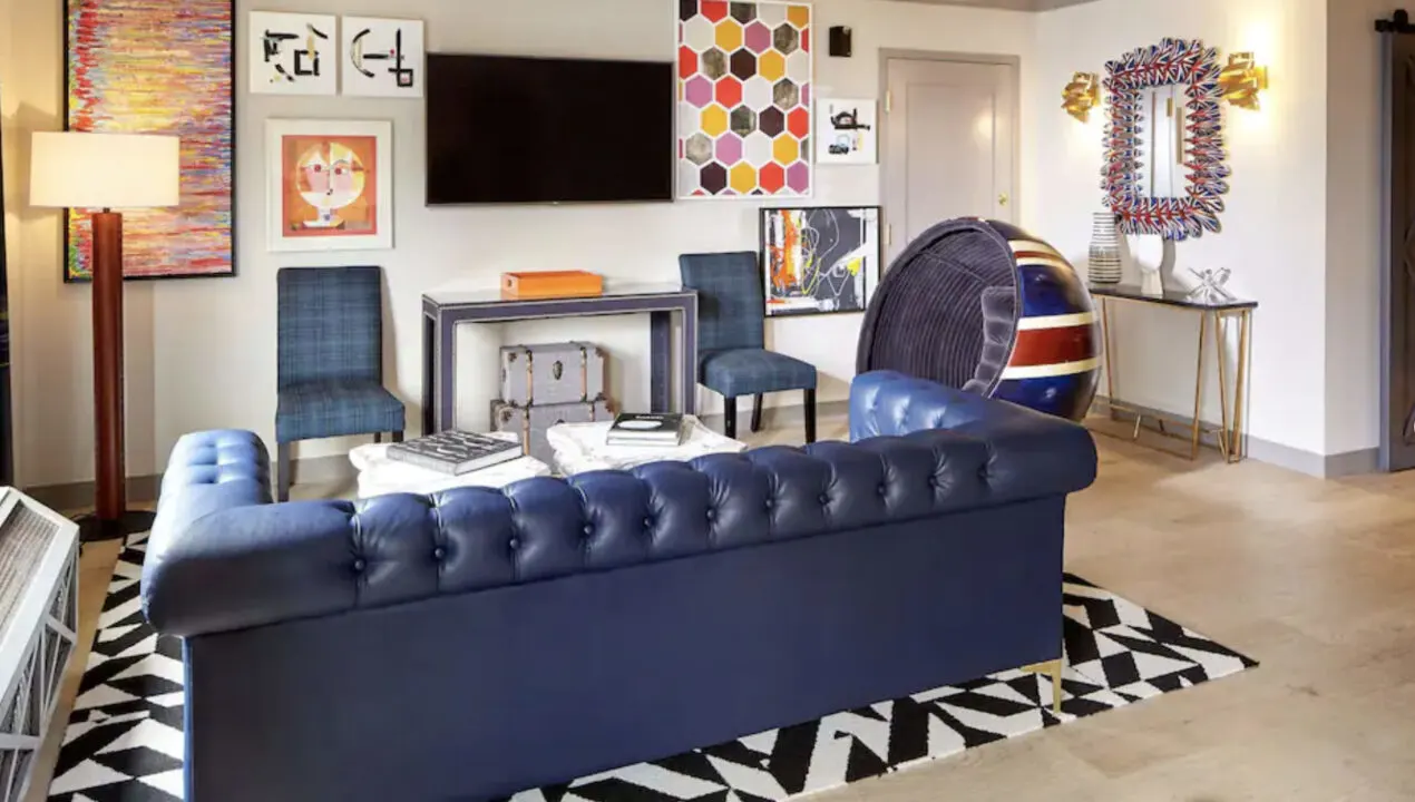 The Burgess Hotel Trademark Collection by Wyndham hip london themed room
