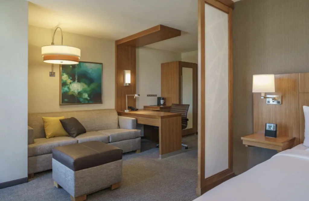 The Hyatt Place Houston Galleria rooms and work spaces