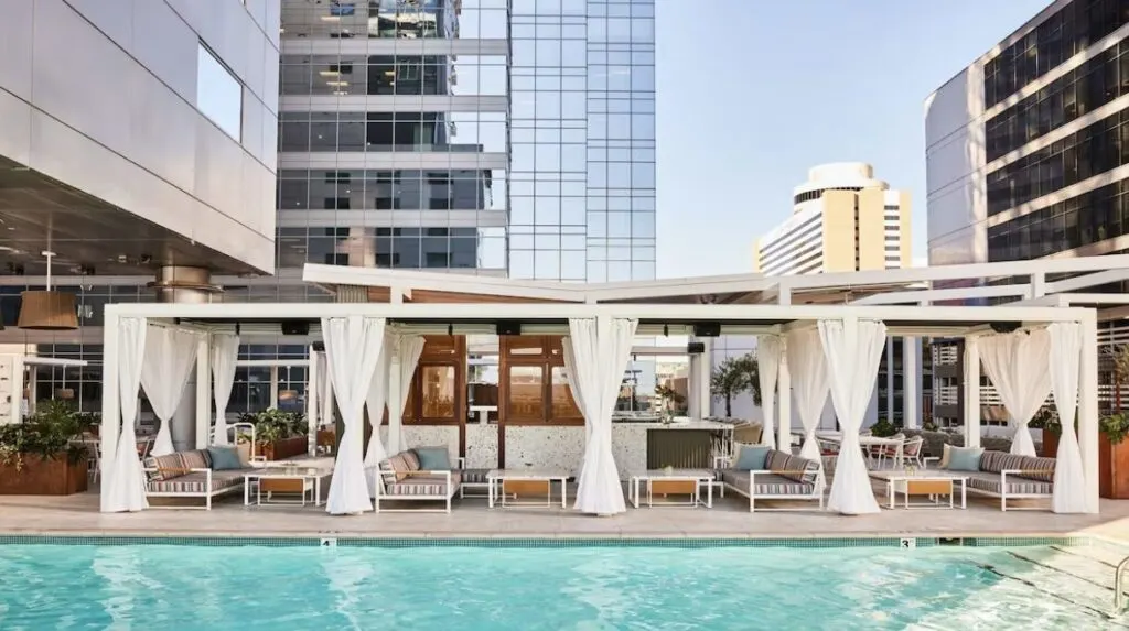 Kimpton’s Hotel Palomar Phoenix, AZ outdoor rooftop pool