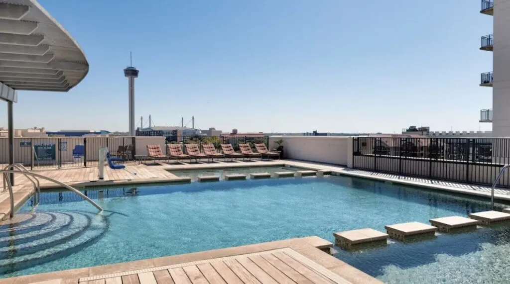 San Antonio rooftop hotel with pool Club Wyndham La Cascada 